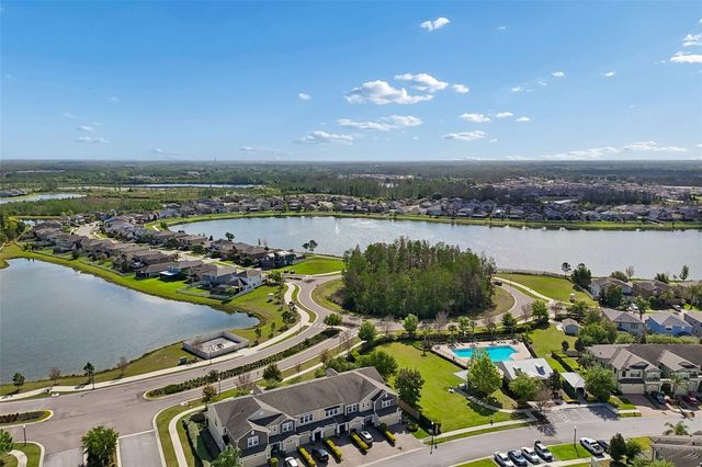 2064 LAKE WATERS PL, Lutz, FL 33558