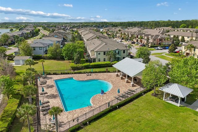 2064 LAKE WATERS PL, Lutz, FL 33558