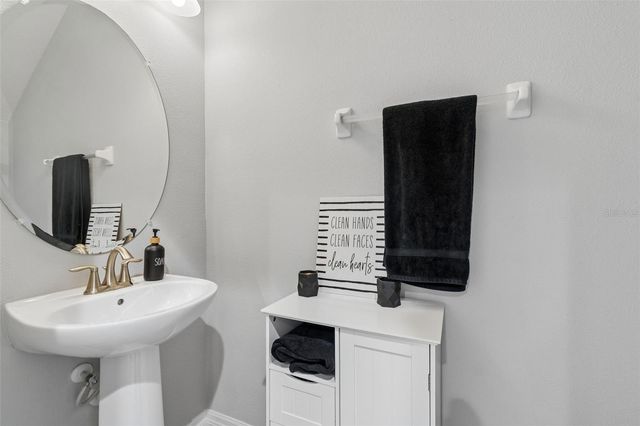 2064 LAKE WATERS PL, Lutz, FL 33558