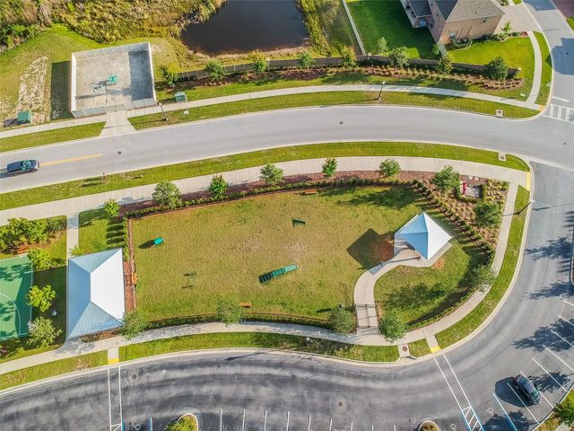 2064 LAKE WATERS PL, Lutz, FL 33558