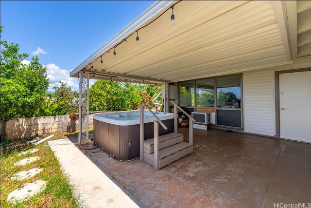 2010 Komo Mai Drive, Pearl City, HI 96782