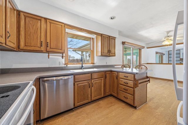 3828 Beacon Hill Drive, Janesville, WI 53546