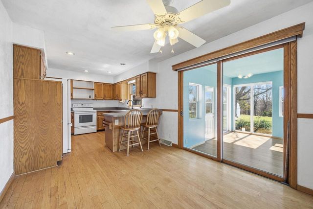 3828 Beacon Hill Drive, Janesville, WI 53546