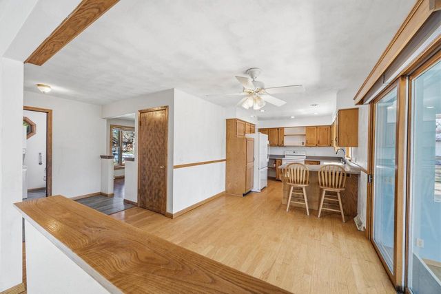 3828 Beacon Hill Drive, Janesville, WI 53546