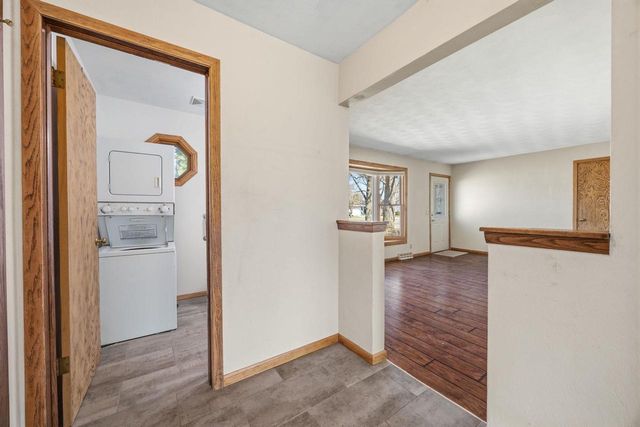 3828 Beacon Hill Drive, Janesville, WI 53546