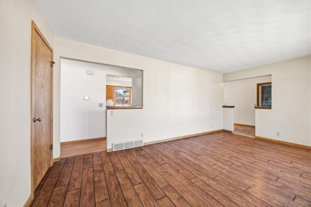 3828 Beacon Hill Drive, Janesville, WI 53546