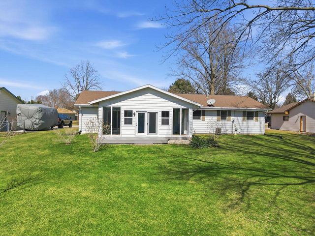 3828 Beacon Hill Drive, Janesville, WI 53546