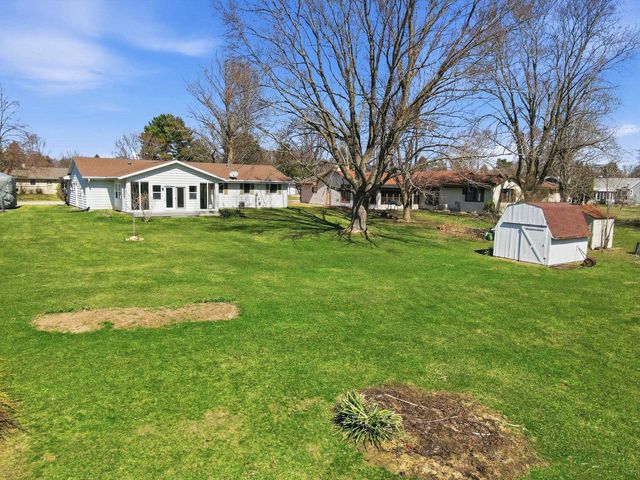 3828 Beacon Hill Drive, Janesville, WI 53546