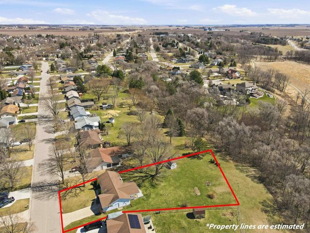 3828 Beacon Hill Drive, Janesville, WI 53546