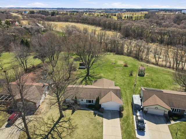 3828 Beacon Hill Drive, Janesville, WI 53546