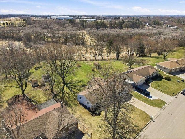 3828 Beacon Hill Drive, Janesville, WI 53546