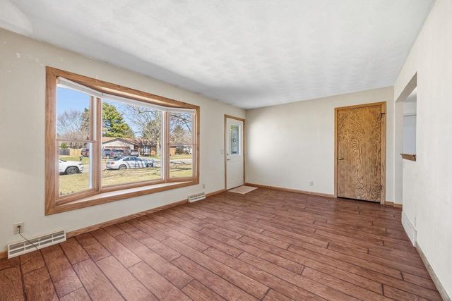 3828 Beacon Hill Drive, Janesville, WI 53546