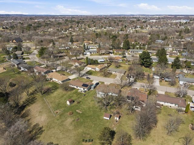 3828 Beacon Hill Drive, Janesville, WI 53546