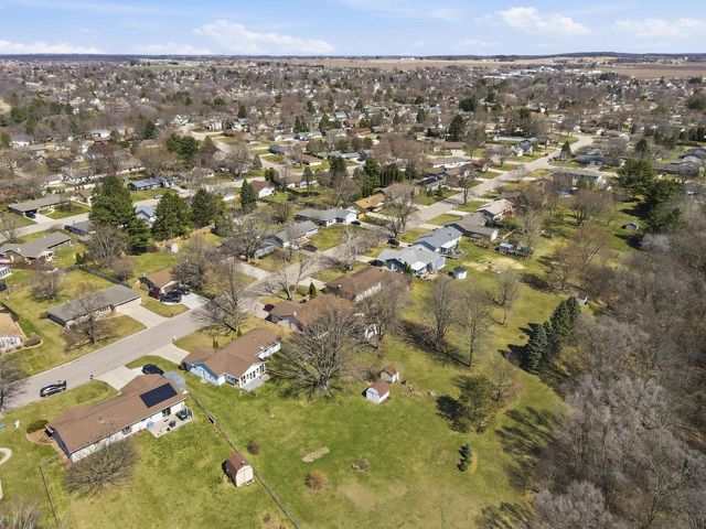 3828 Beacon Hill Drive, Janesville, WI 53546