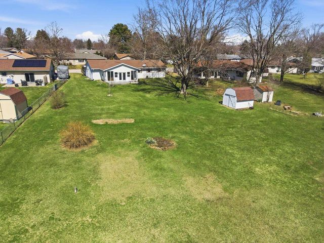 3828 Beacon Hill Drive, Janesville, WI 53546