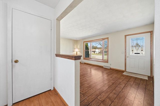 3828 Beacon Hill Drive, Janesville, WI 53546