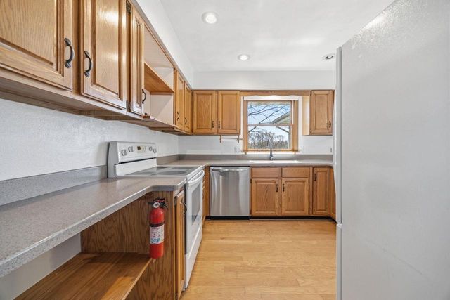 3828 Beacon Hill Drive, Janesville, WI 53546