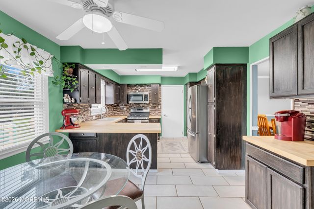 121 Bar Harbor Road S, Freehold, NJ 07728