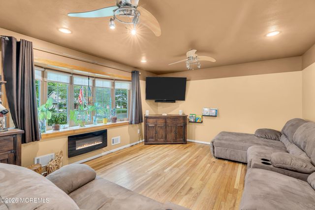 121 Bar Harbor Road S, Freehold, NJ 07728