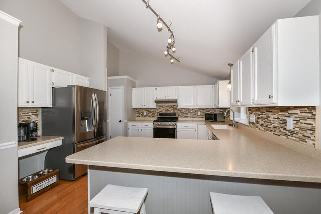 4100 W Fieldview COURT, Franklin, WI 53132
