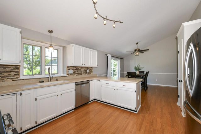 4100 W Fieldview COURT, Franklin, WI 53132