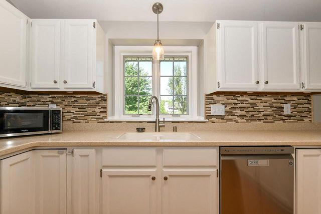 4100 W Fieldview COURT, Franklin, WI 53132