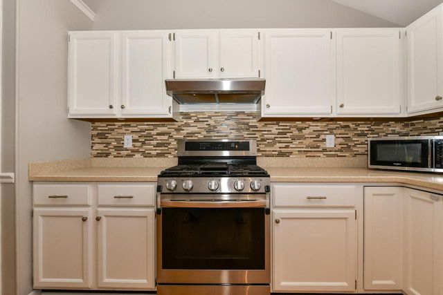 4100 W Fieldview COURT, Franklin, WI 53132