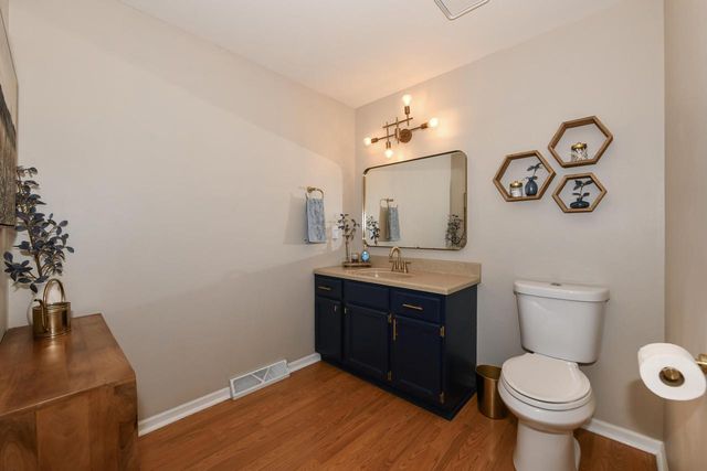 4100 W Fieldview COURT, Franklin, WI 53132