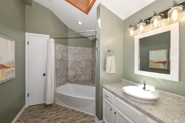 4100 W Fieldview COURT, Franklin, WI 53132