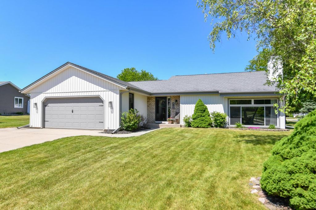 4100 W Fieldview COURT, Franklin, WI 53132