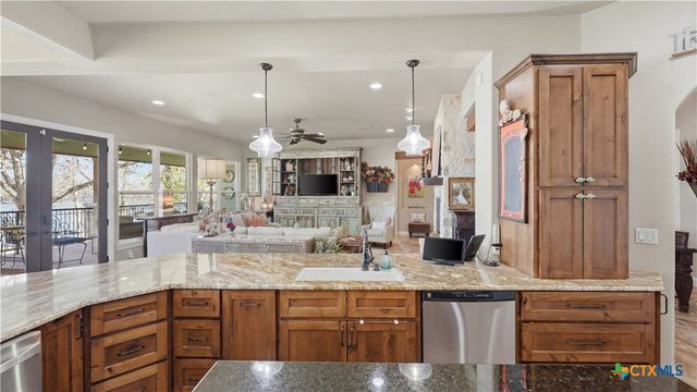 384 Rancho Road, New Braunfels, TX 78130