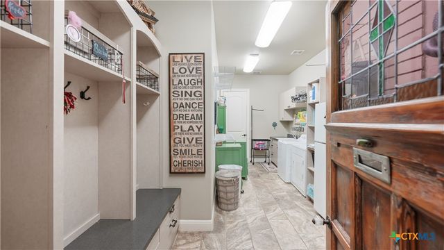 384 Rancho Road, New Braunfels, TX 78130