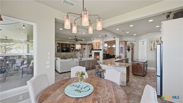 384 Rancho Road, New Braunfels, TX 78130