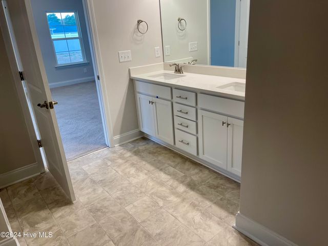 175 Seashore Street, Grimesland, NC 27837