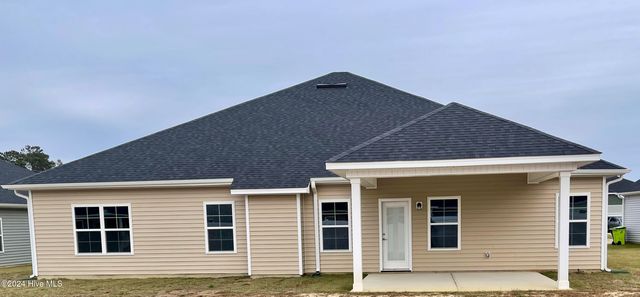 175 Seashore Street, Grimesland, NC 27837