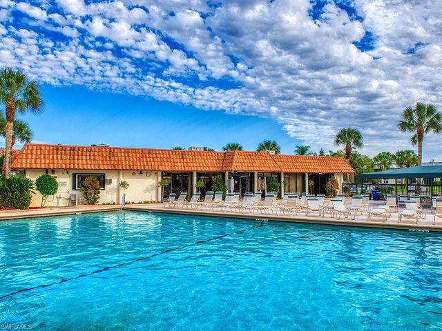 4358 27th CT SW 206, Naples, FL 34116