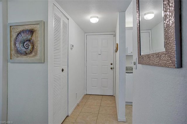 4358 27th CT SW 206, Naples, FL 34116