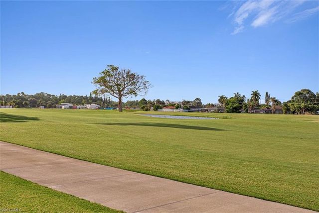 4358 27th CT SW 206, Naples, FL 34116