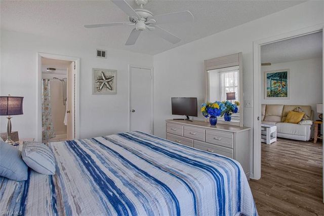 4358 27th CT SW 206, Naples, FL 34116