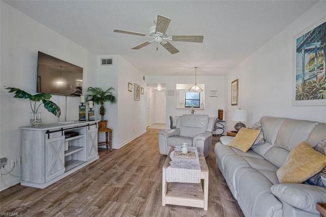 4358 27th CT SW 206, Naples, FL 34116