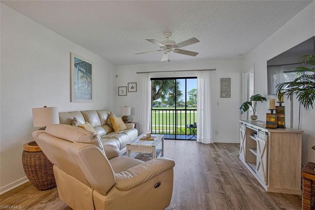 4358 27th CT SW 206, Naples, FL 34116