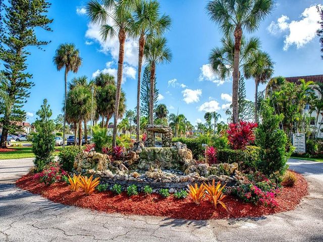 4358 27th CT SW 206, Naples, FL 34116