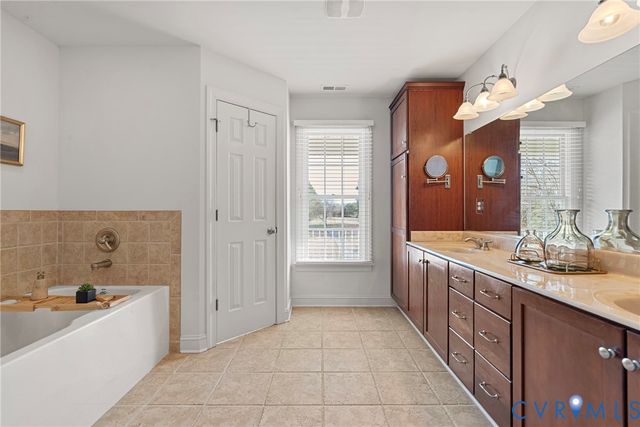 170 Rappa Run Rd, Topping, VA 23169