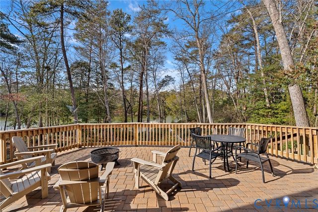 170 Rappa Run Rd, Topping, VA 23169