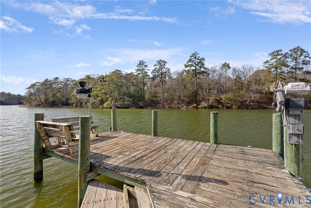 170 Rappa Run Rd, Topping, VA 23169