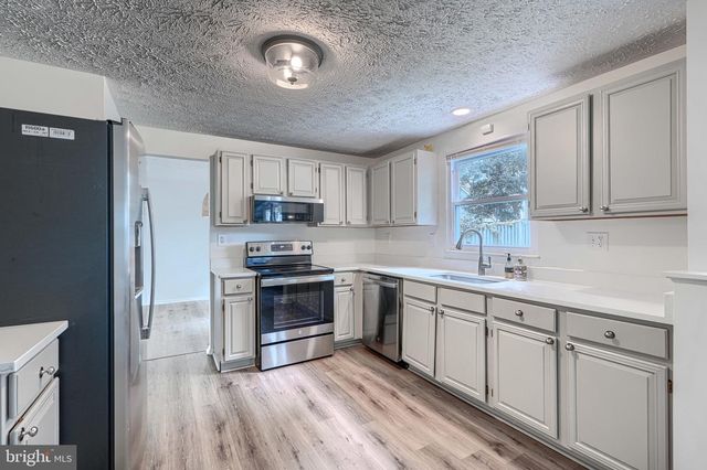 1406 FAIRBANKS DR, Hanover, MD 21076