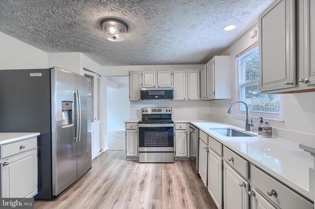 1406 FAIRBANKS DR, Hanover, MD 21076