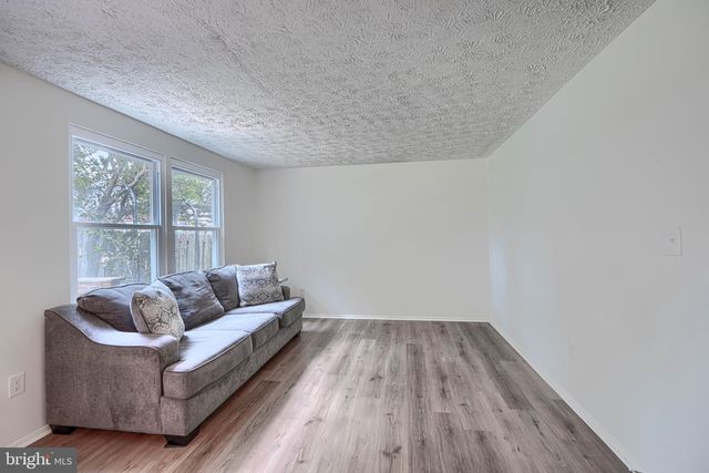 1406 FAIRBANKS DR, Hanover, MD 21076