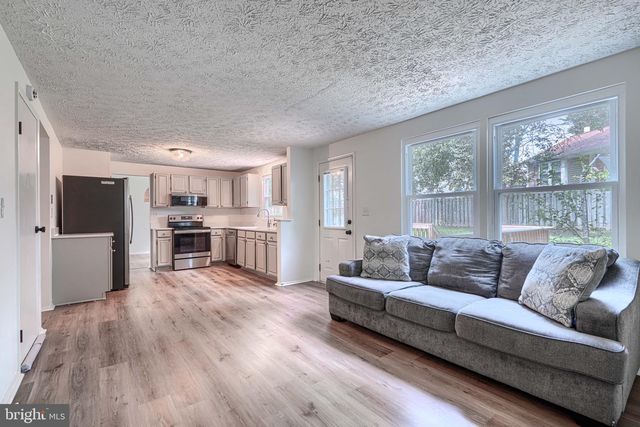 1406 FAIRBANKS DR, Hanover, MD 21076
