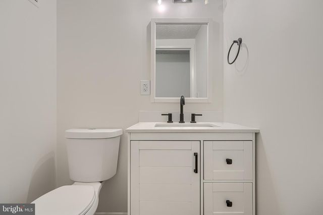 1406 FAIRBANKS DR, Hanover, MD 21076